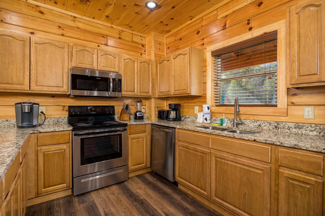 5Bd5B Escape Cabin With 2 Hottubs, Thtr &Game Rm,1Mi To The Parkway! 4Mi To Dollywood - Spring Deal Pigeon Forge Luaran gambar