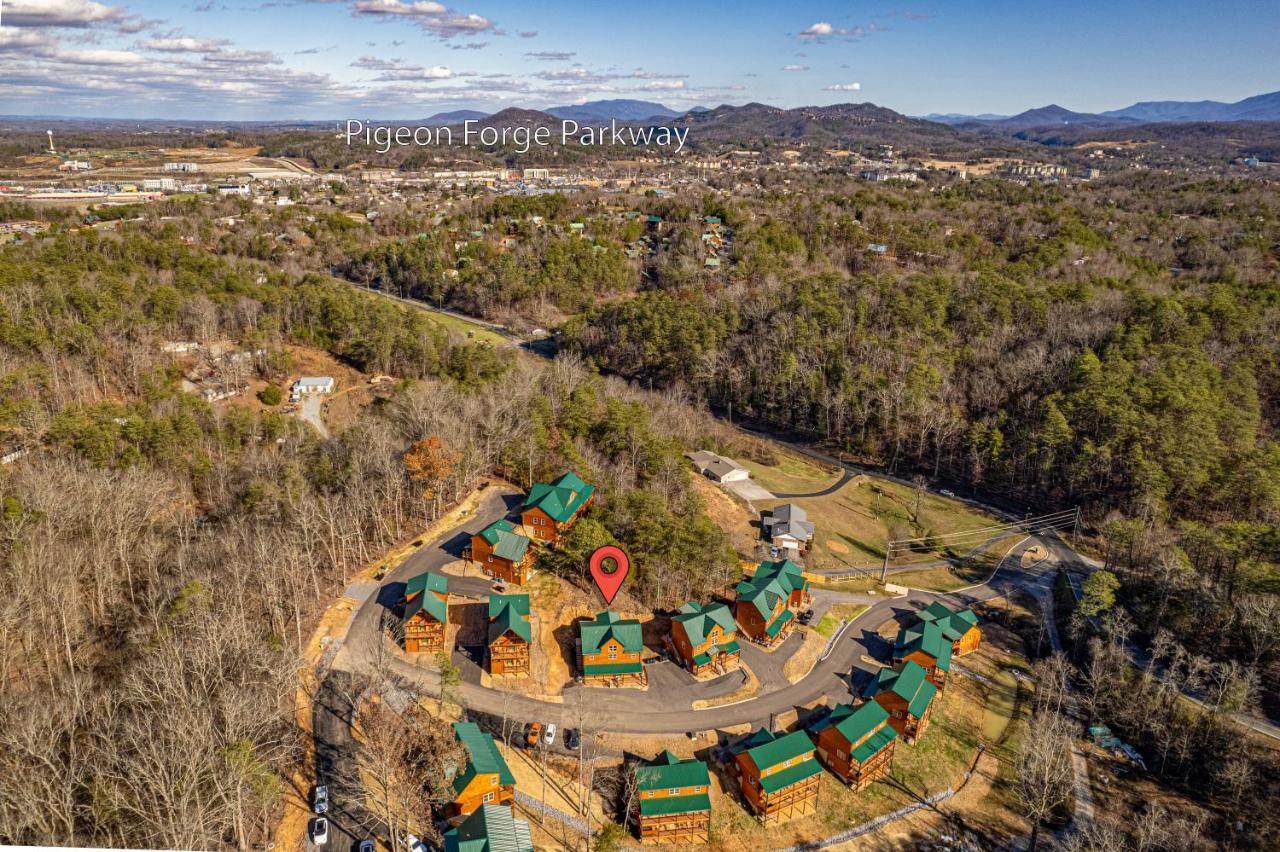 5Bd5B Escape Cabin With 2 Hottubs, Thtr &Game Rm,1Mi To The Parkway! 4Mi To Dollywood - Spring Deal Pigeon Forge Luaran gambar