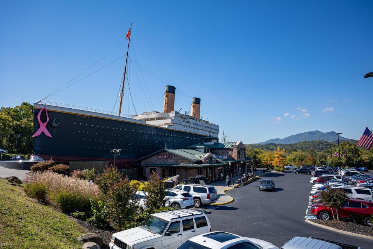 5Bd5B Escape Cabin With 2 Hottubs, Thtr &Game Rm,1Mi To The Parkway! 4Mi To Dollywood - Spring Deal Pigeon Forge Luaran gambar