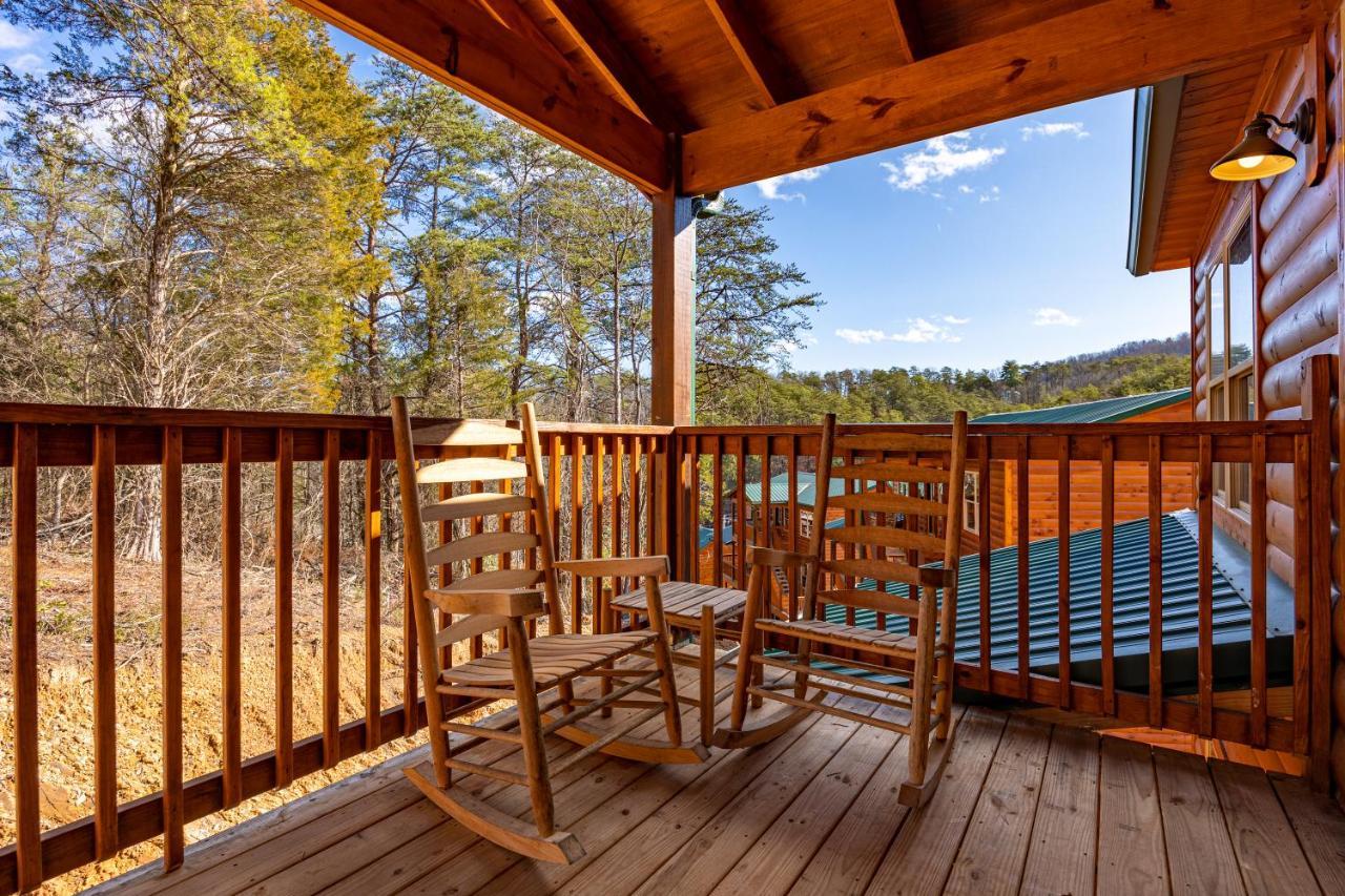 5Bd5B Escape Cabin With 2 Hottubs, Thtr &Game Rm,1Mi To The Parkway! 4Mi To Dollywood - Spring Deal Pigeon Forge Luaran gambar