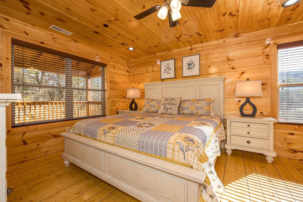 5Bd5B Escape Cabin With 2 Hottubs, Thtr &Game Rm,1Mi To The Parkway! 4Mi To Dollywood - Spring Deal Pigeon Forge Luaran gambar