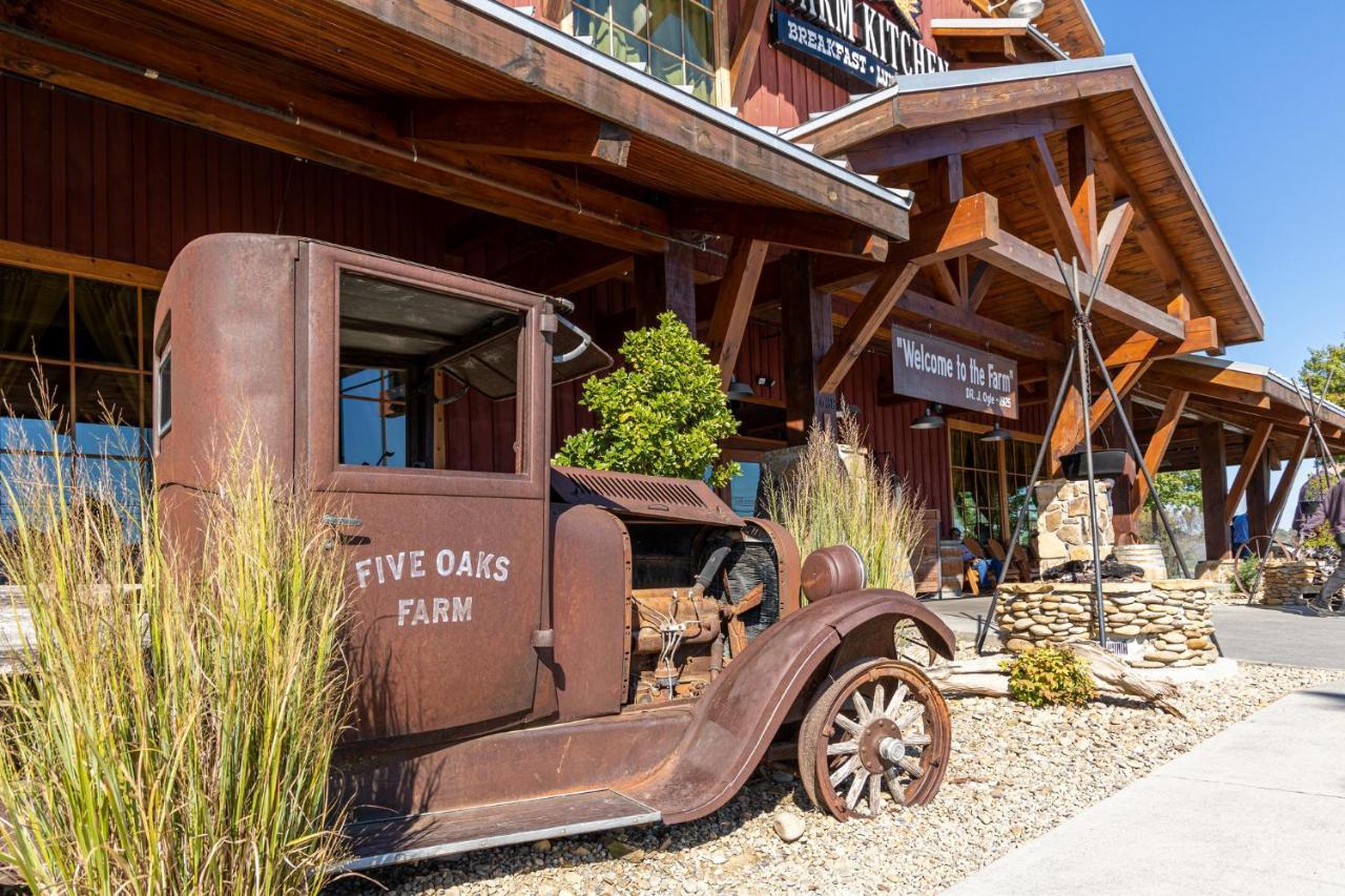 5Bd5B Escape Cabin With 2 Hottubs, Thtr &Game Rm,1Mi To The Parkway! 4Mi To Dollywood - Spring Deal Pigeon Forge Luaran gambar